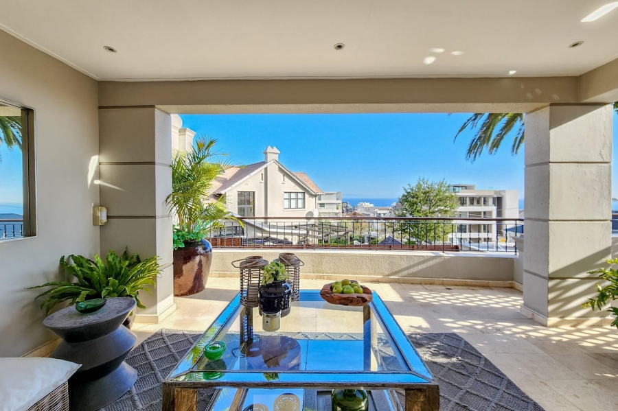 6 Bedroom Property for Sale in Fresnaye Western Cape